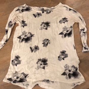 White/Black XS flower weather H&M